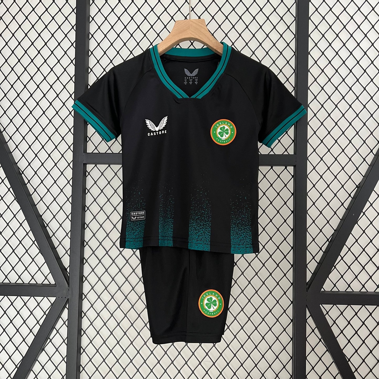 Conjunto niños Irlanda Visita 2023 Tercer Kit